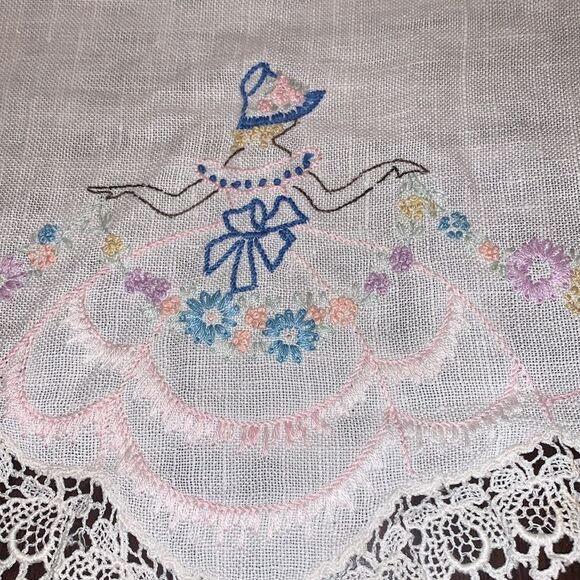 Set of two hand embroidered lady chair back - Picture 2 of 5